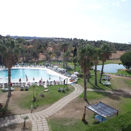 ホテル Yellow Garden アルヴォル