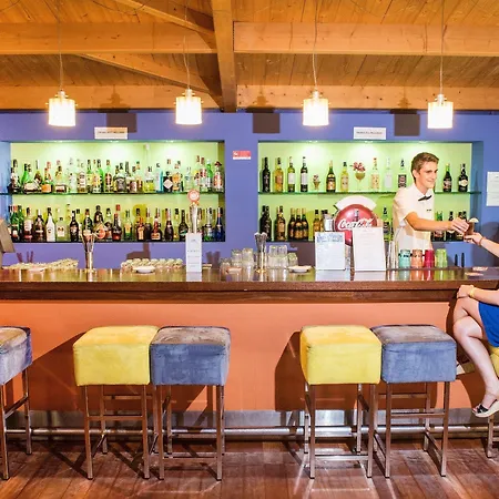 Szálloda Yellow Garden