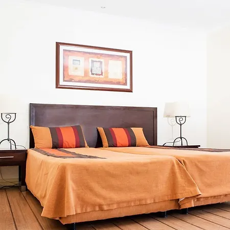 Yellow Garden Szálloda