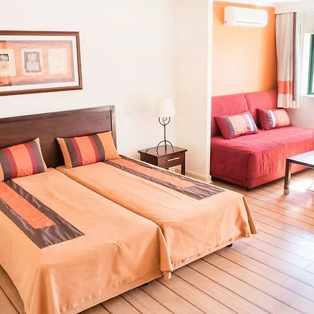 Szálloda Yellow Garden 4*